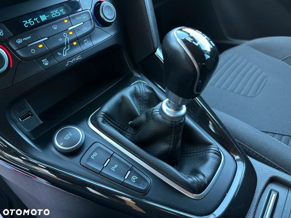 Ford Focus SW 1.5 EcoBoost S&S Sport - 18
