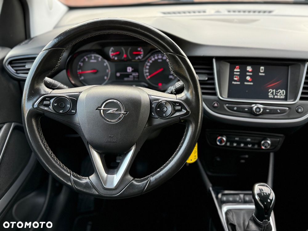 Opel Crossland X 1.2 T Design Line S&S - 34