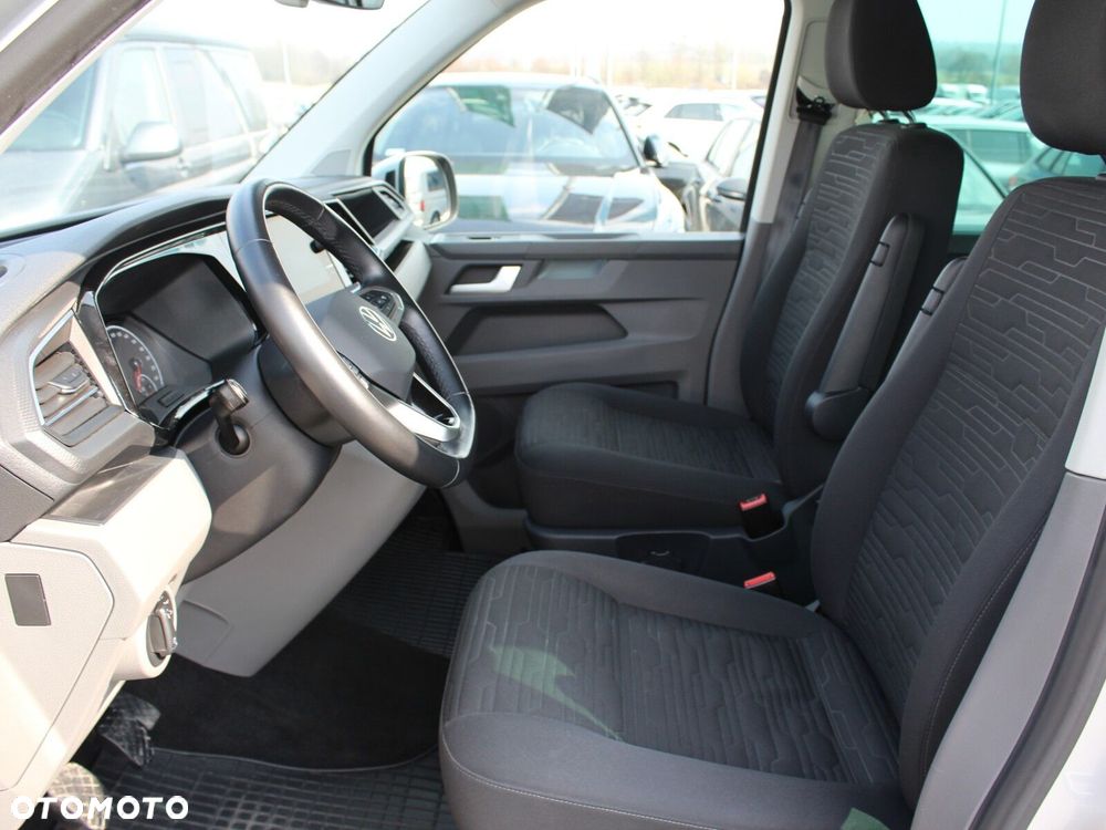 Volkswagen Caravelle - 11