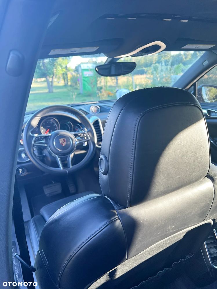 Porsche Cayenne Platinum Edition - 8