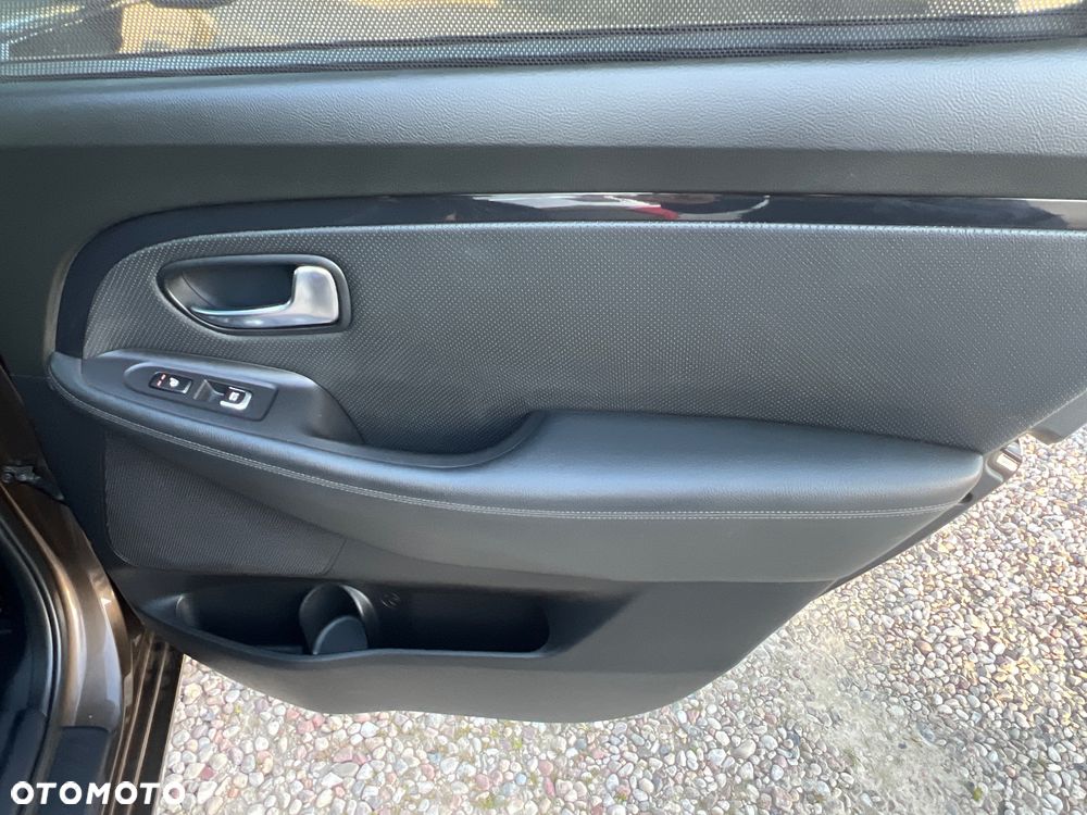 Kia Carens 1.6 GDI ISG Spirit - 40