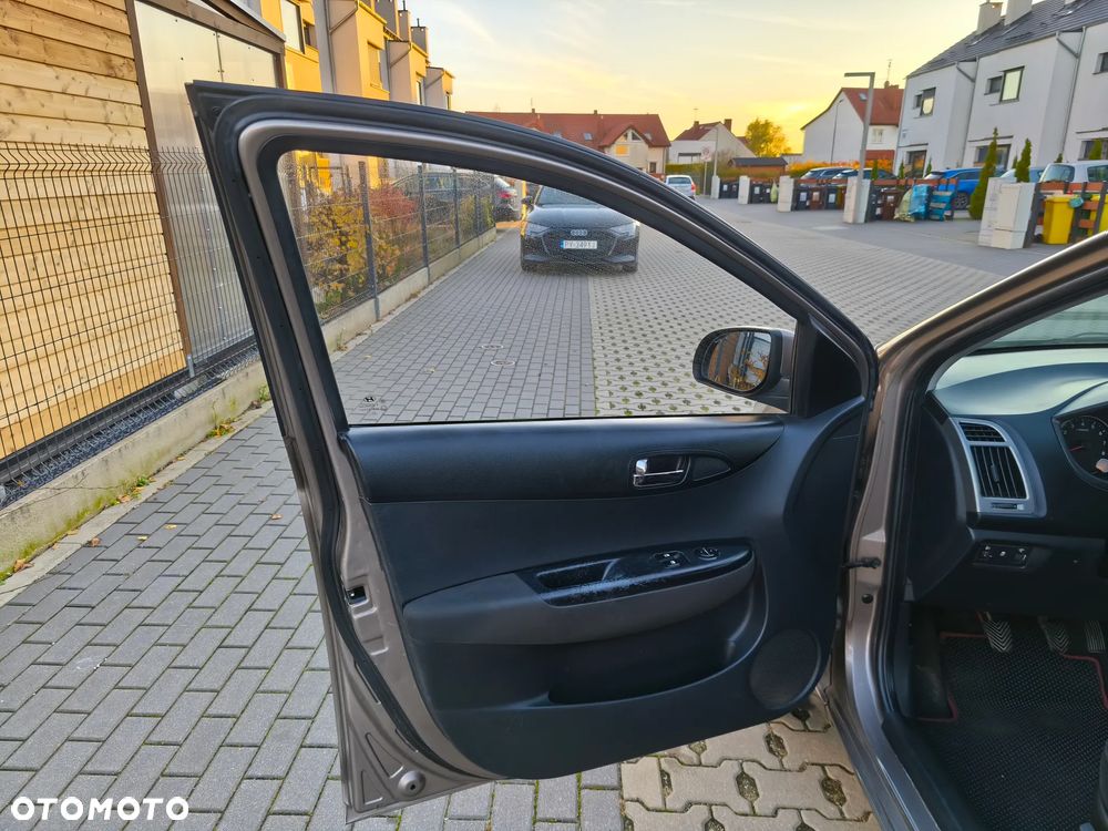 Hyundai i20 1.25 Wersja Jubileuszowa - 13