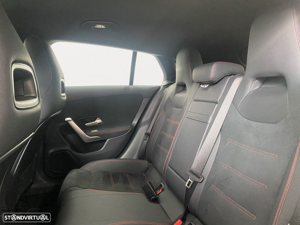 Mercedes-Benz CLA 250 e Shooting Brake AMG Line - 13