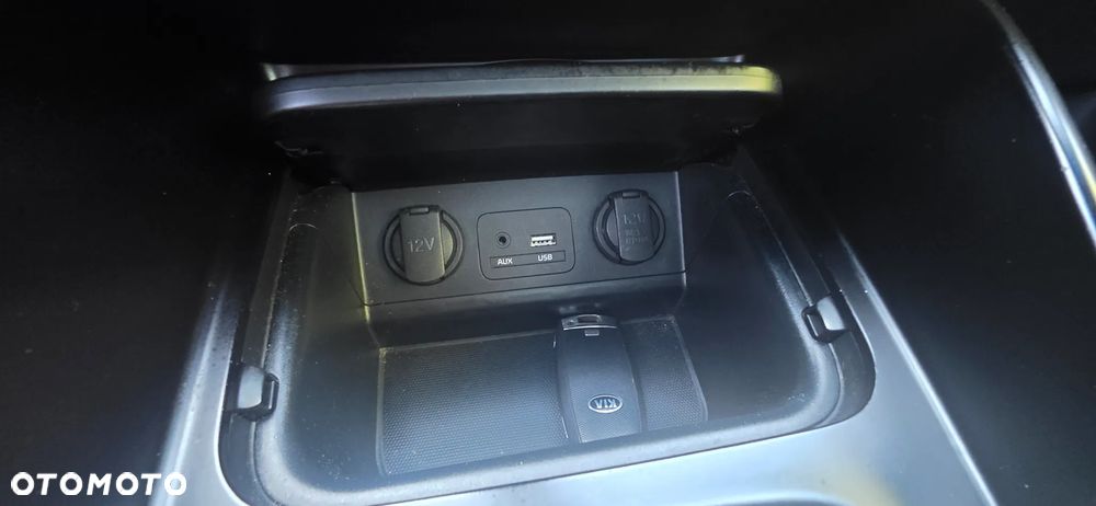 Kia Carens 1.7 CRDi 141 ISG Spirit - 27