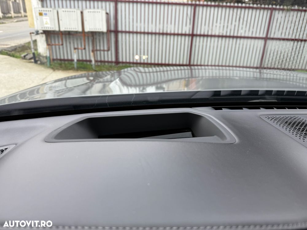 BMW Seria 7 730d xDrive MHEV - 12