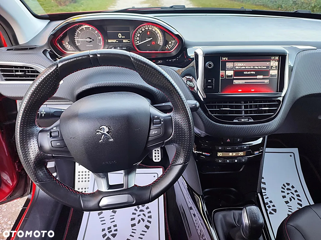 Peugeot 2008 1.2 Pure Tech Allure S&S - 11
