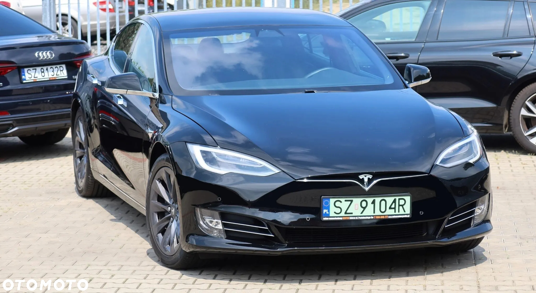 Tesla Model S Dual Motor Allradantrieb - 40