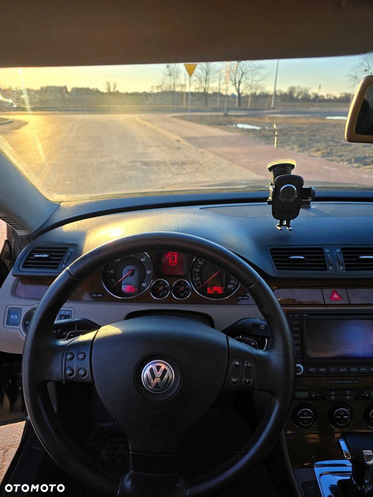 Volkswagen Passat 2.0 TDI DSG Highline - 11