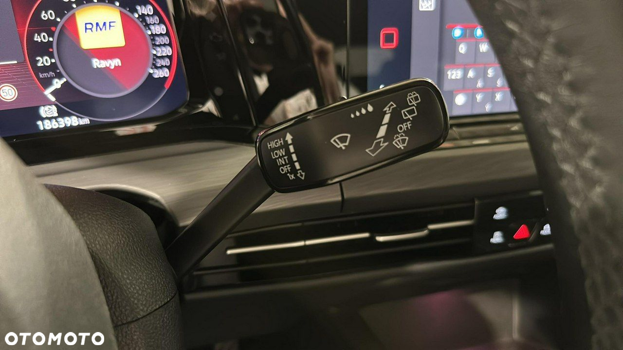 Volkswagen Golf - 25