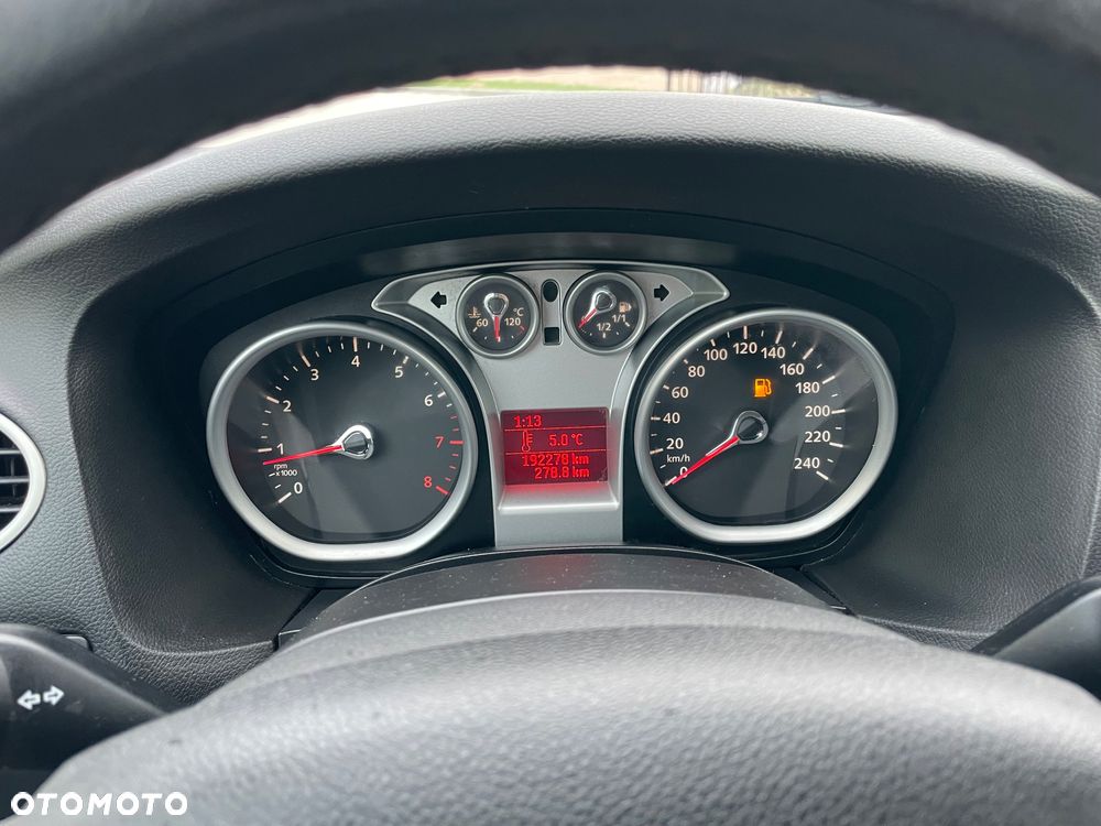 Ford Focus 1.6 Trend + - 12