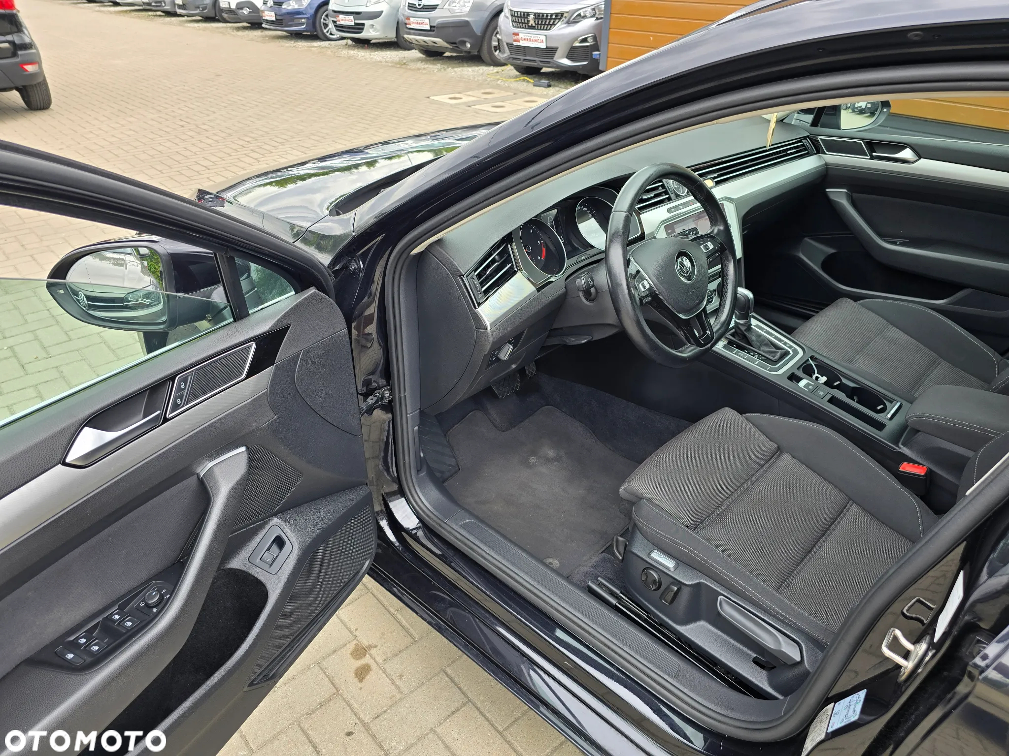 Volkswagen Passat - 8