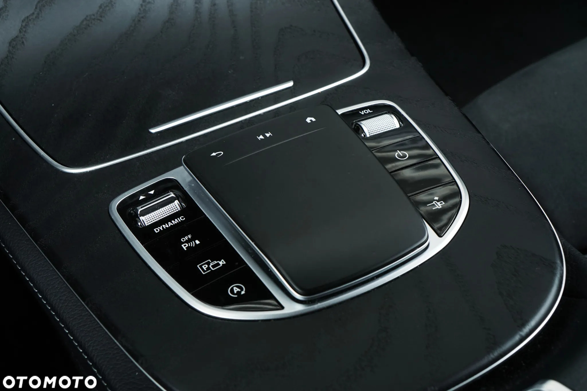 Mercedes-Benz Klasa E 200 Coupe 4-Matic 9G-TRONIC - 24