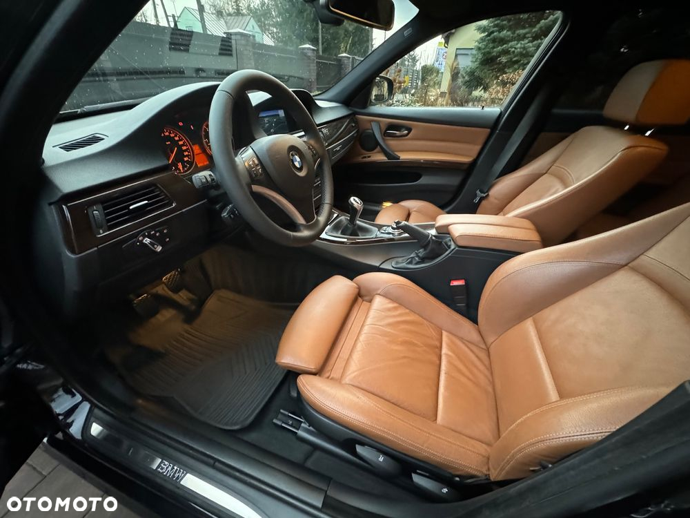 BMW Seria 3 330d - 14