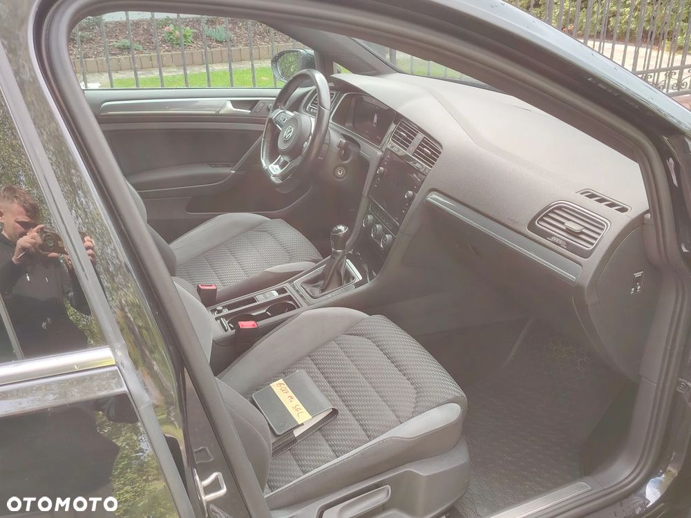 Volkswagen Golf - 9