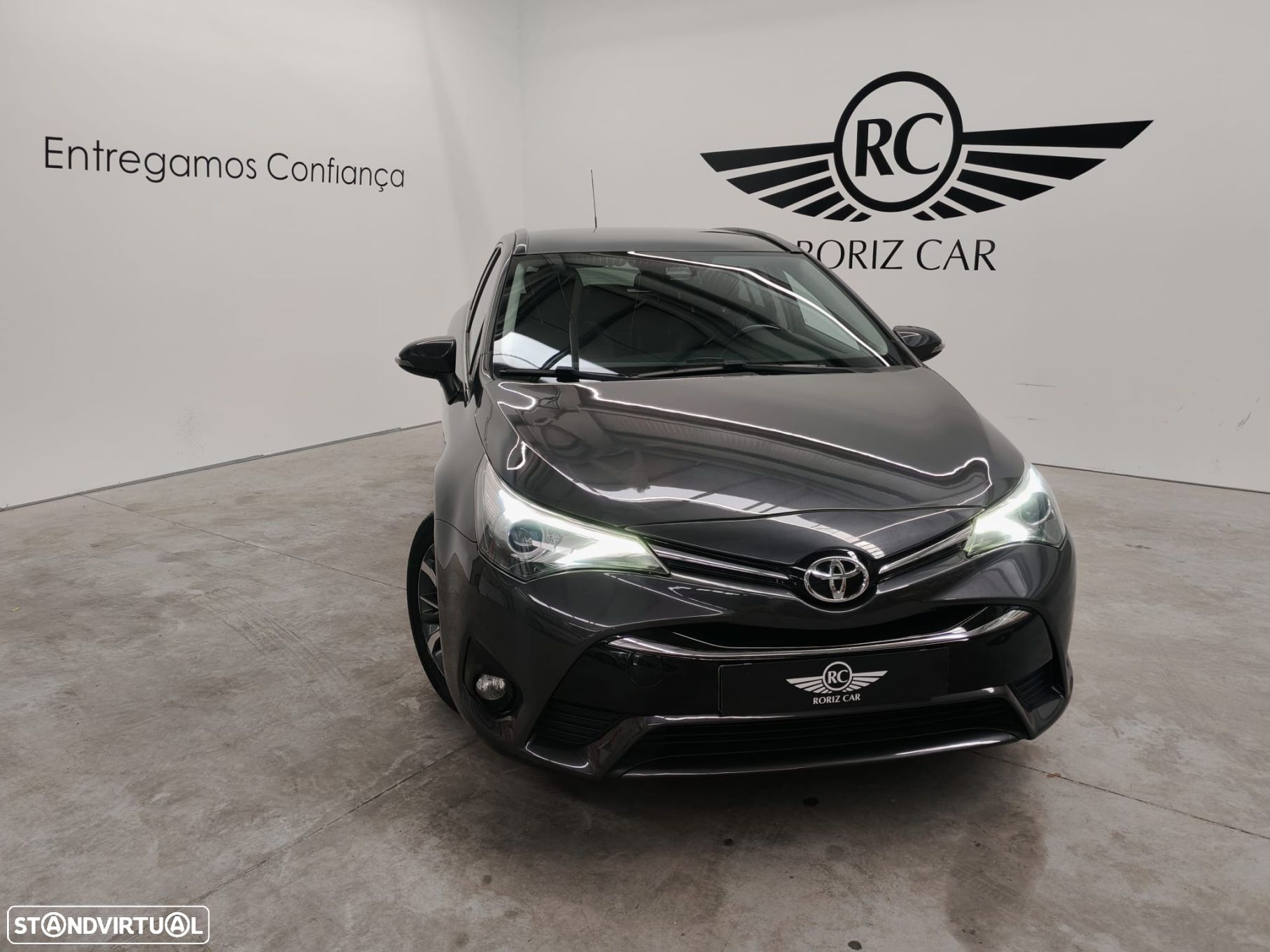 Toyota Avensis Touring Sports 1.6 D-4D Comfort - 1