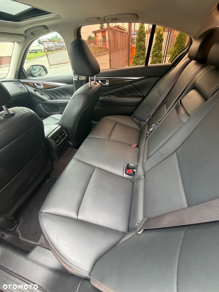 Infiniti Q50 - 11
