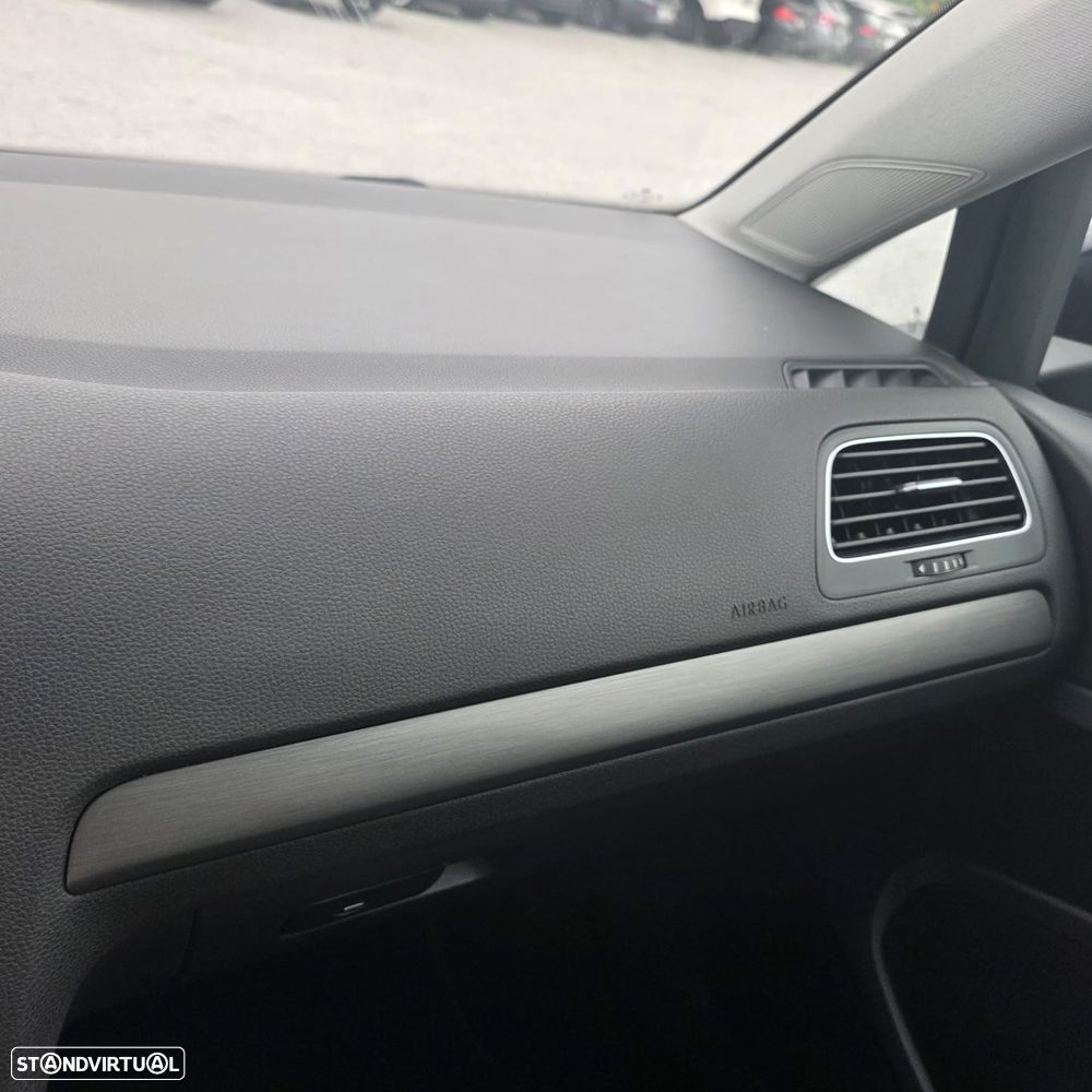 VW Golf 1.6 TDi Confortline - 26