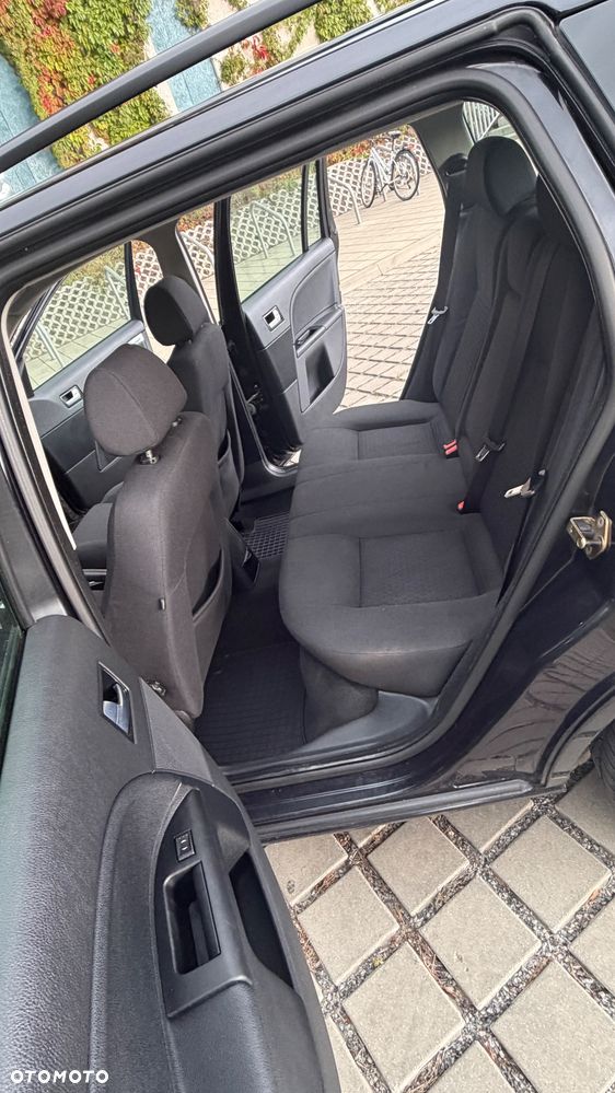 Ford Mondeo 2.0 TDCI DPF Ambiente - 18