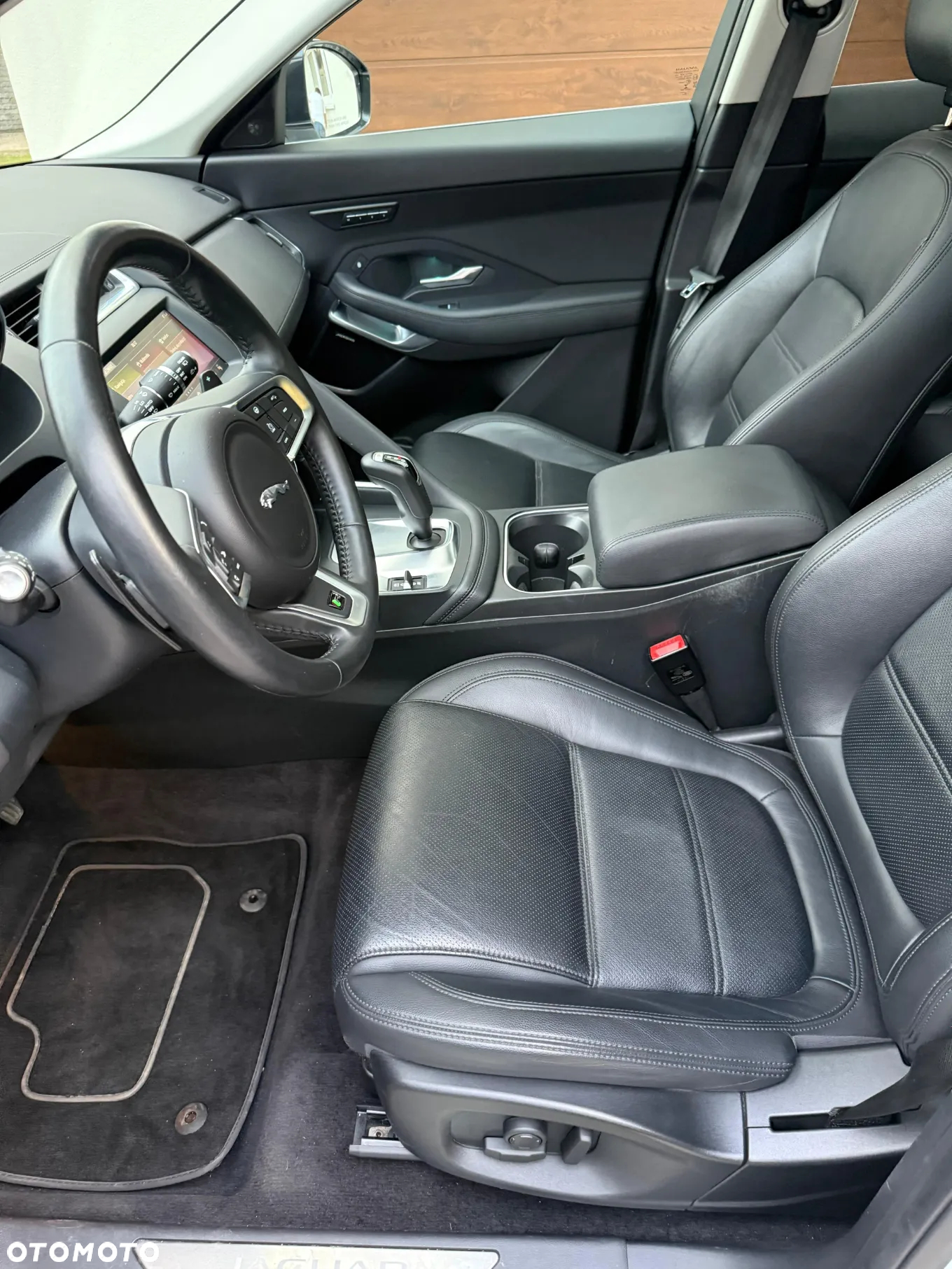 Jaguar E-Pace P250 AWD SE - 16