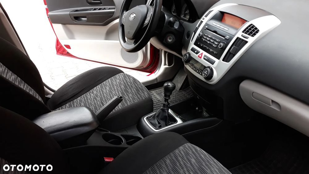 Kia Ceed 1.4 Comfort - 27