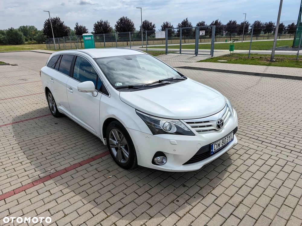 Toyota Avensis 2.0 D-4D Premium - 2