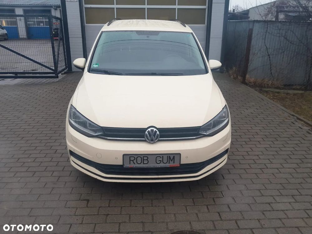 Volkswagen Touran - 8