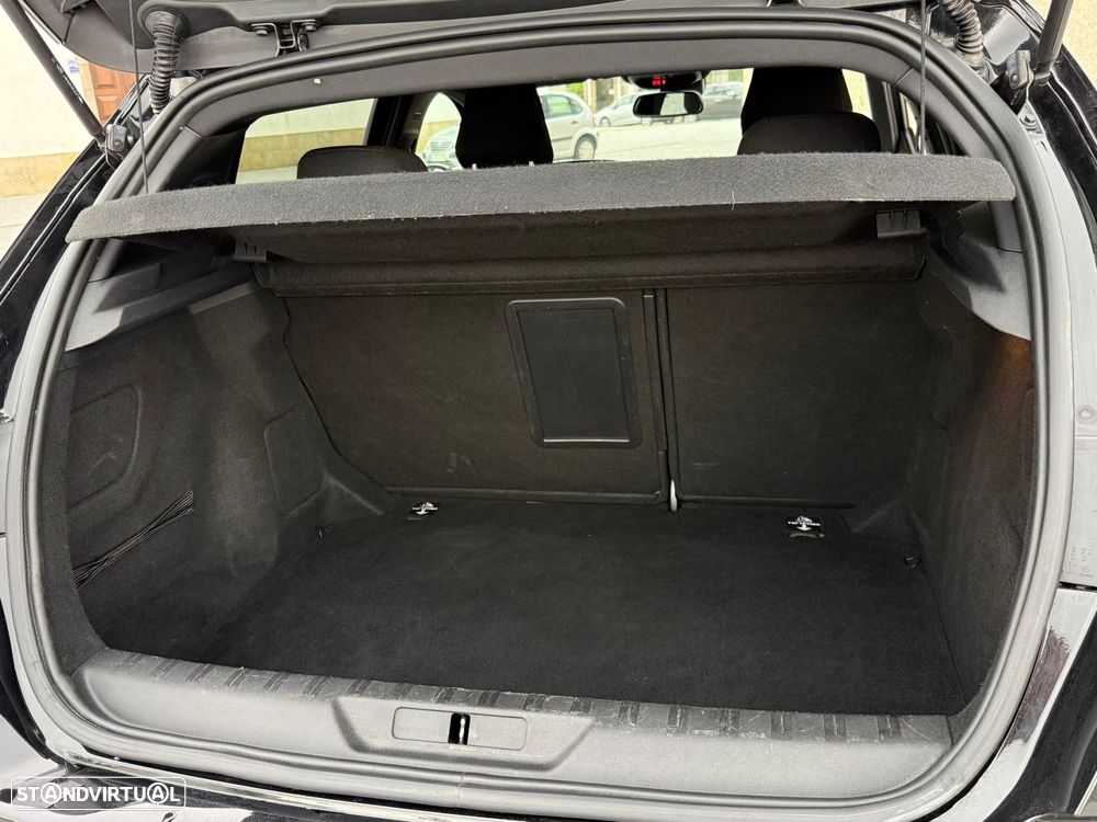 Peugeot 308 1.2 PureTech GT Line - 24