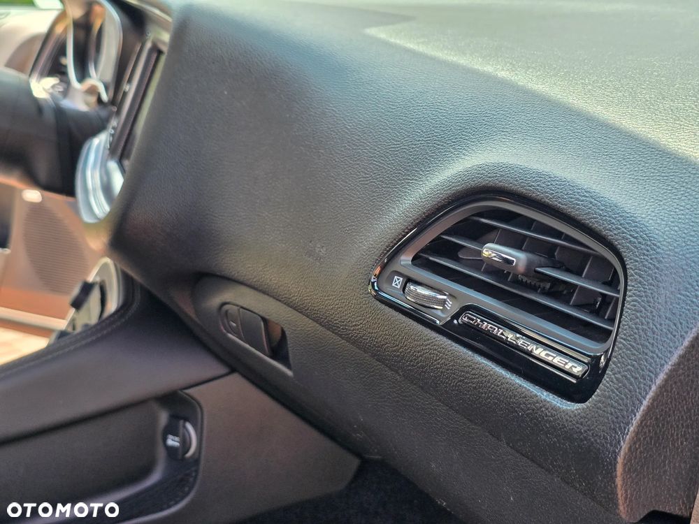 Dodge Challenger 3.6 GT AWD - 24