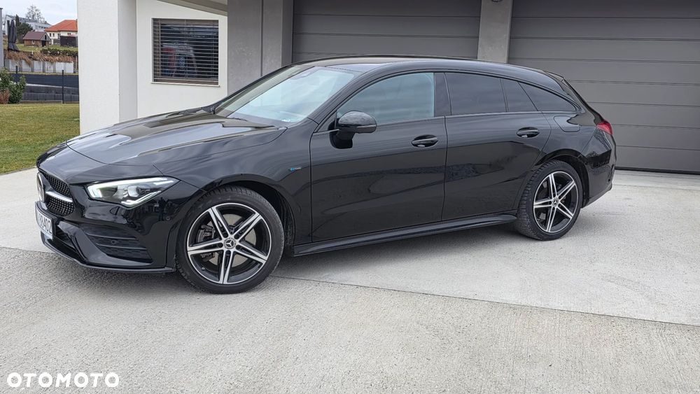 Mercedes-Benz CLA 250 E AMG Line 8G-DCT - 25