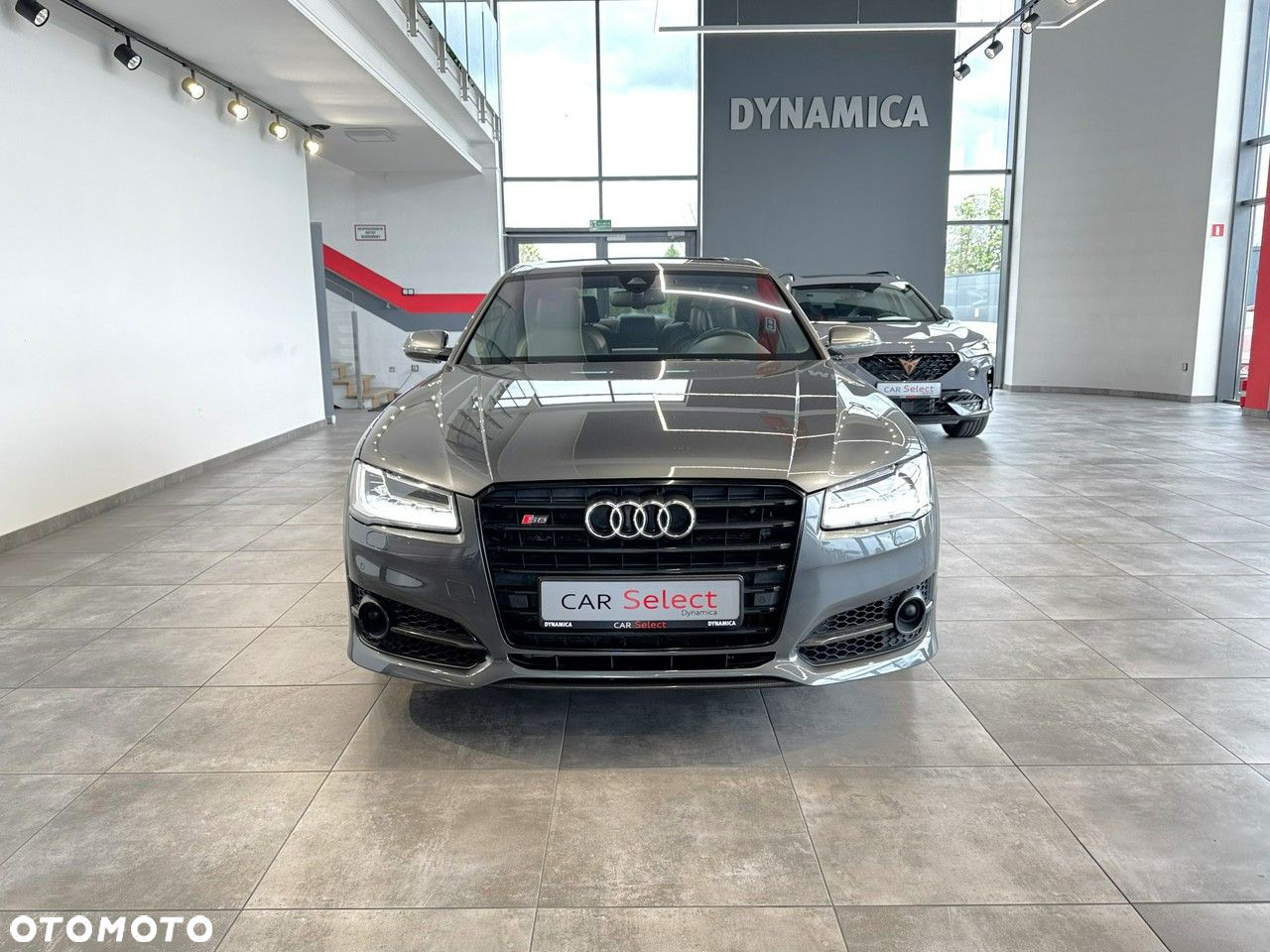 Audi S8 - 4