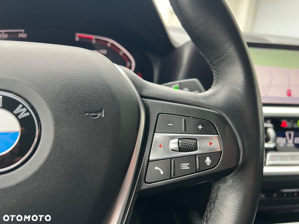 BMW Seria 3 320d Sport Line Shadow - 12