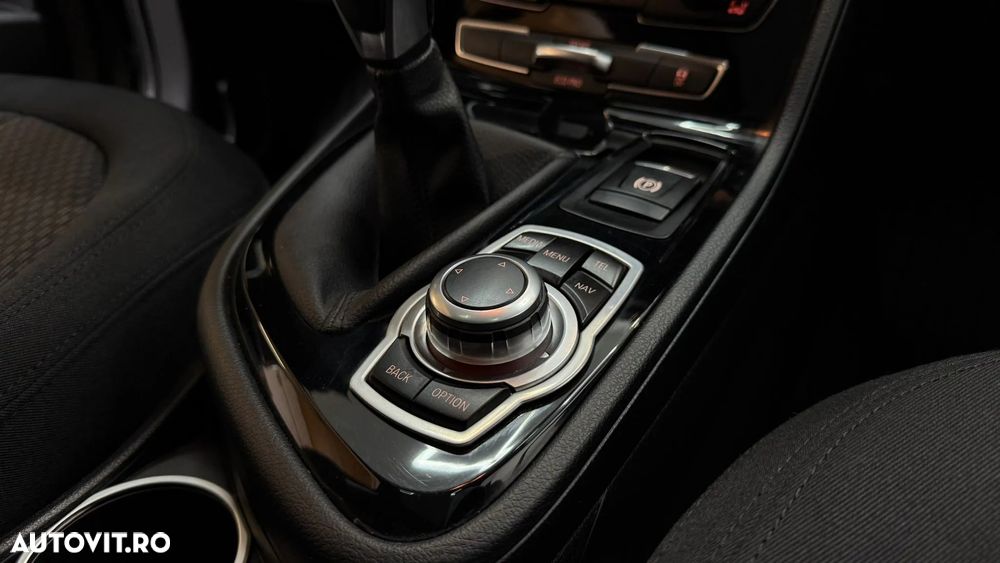 BMW Seria 2 218d - 21