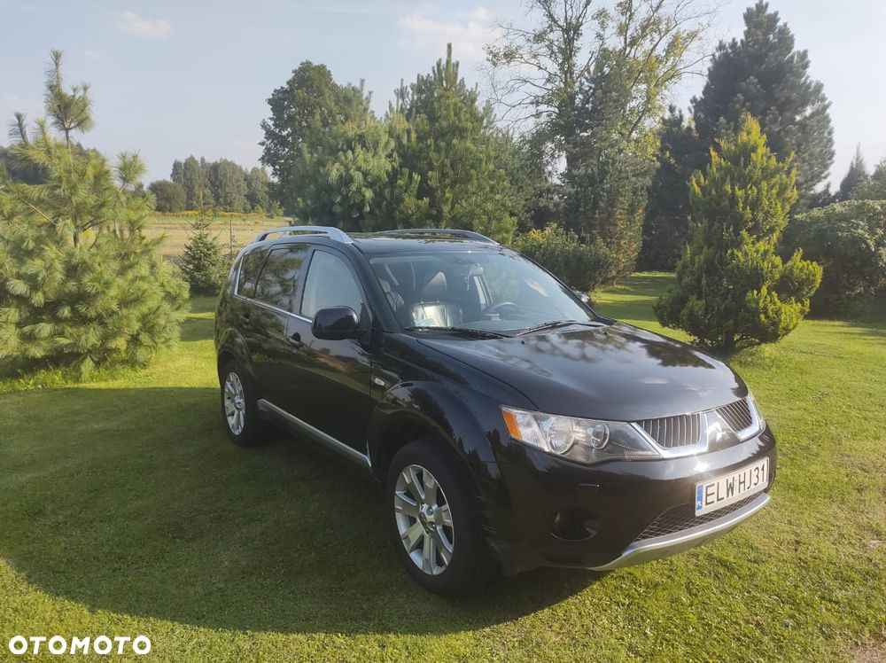 Mitsubishi Outlander - 1
