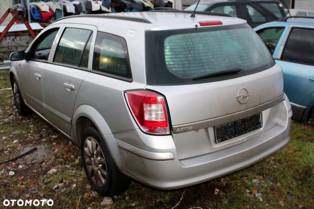Opel Astra H 2008 1.8i Z18XER Kombi (MASKA, ZDERZAK, LAMPA, BŁOTNIK, DRZWI, SZYBA, FOTEL) - 4