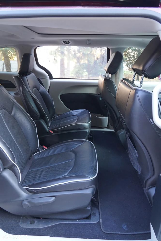 Chrysler Pacifica - 25