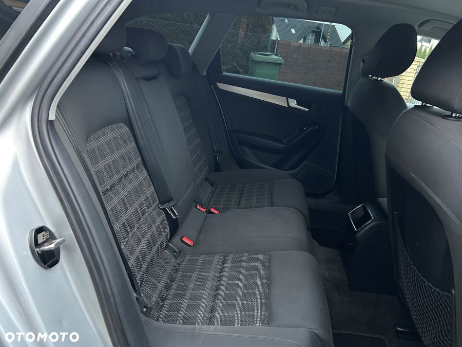 Audi A4 Avant 2.0 TDI DPF S line Sportpaket - 22