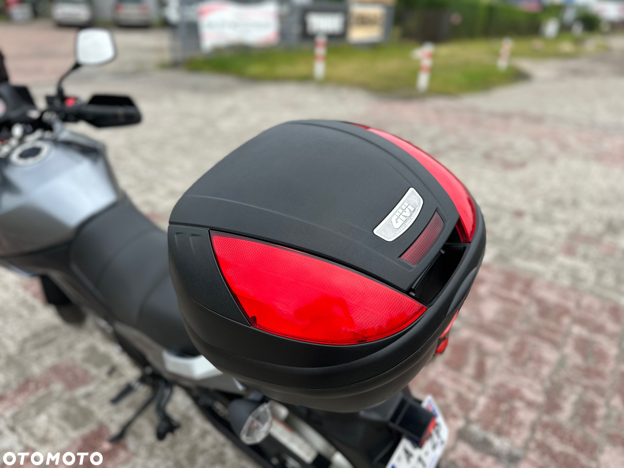 Suzuki DL - 18