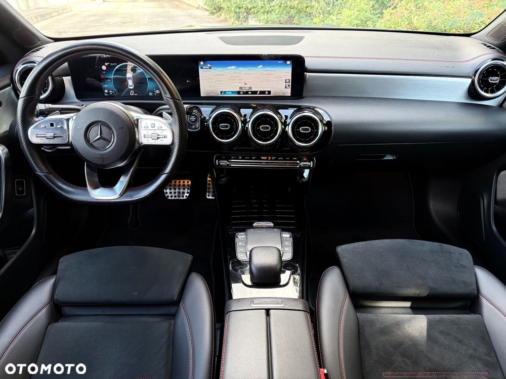 Mercedes-Benz CLA 180 AMG Line 7G-DCT - 15