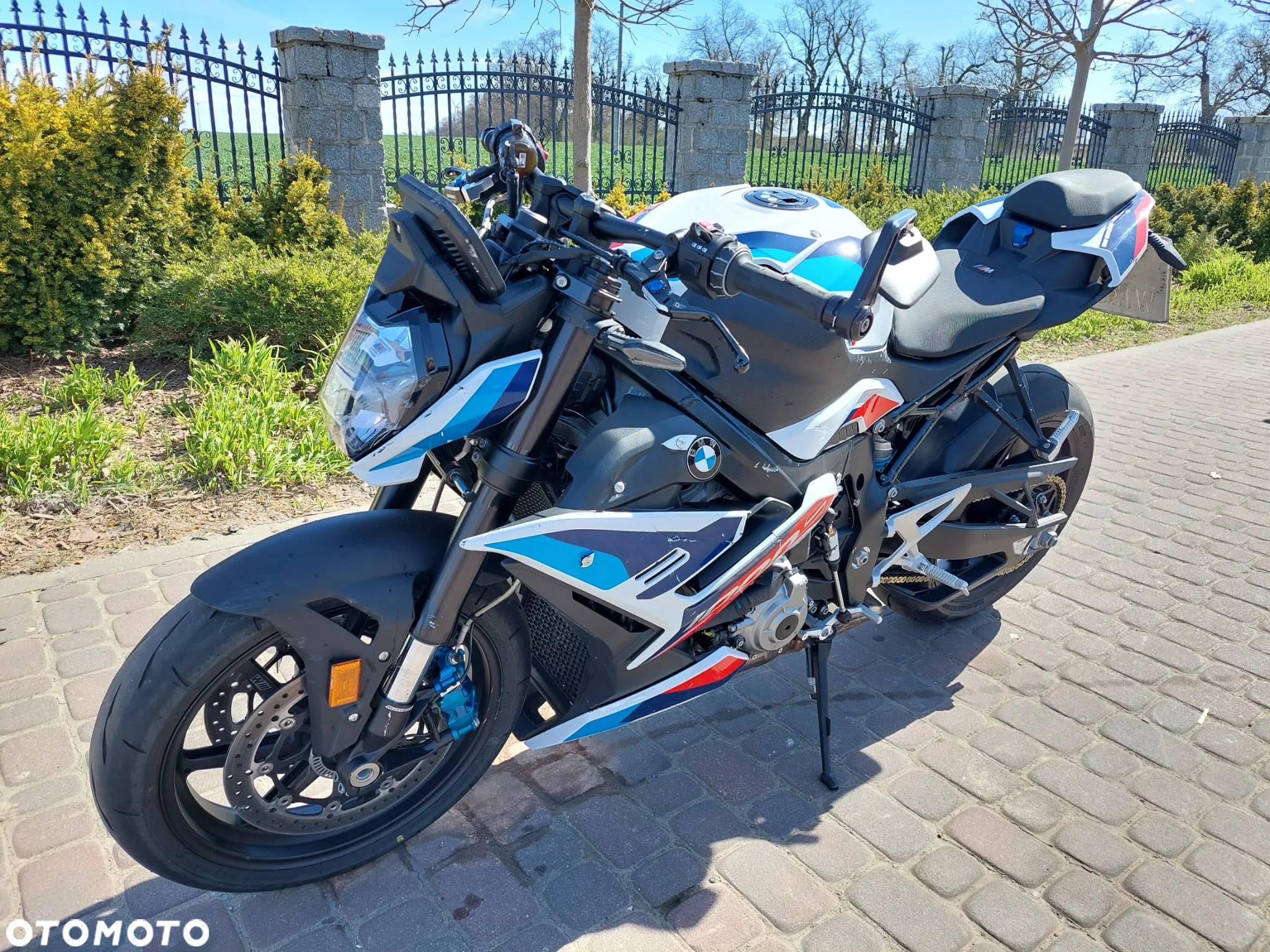 BMW S - 2