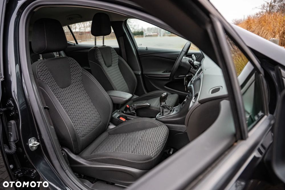 Opel Astra 1.4 Turbo Edition - 27