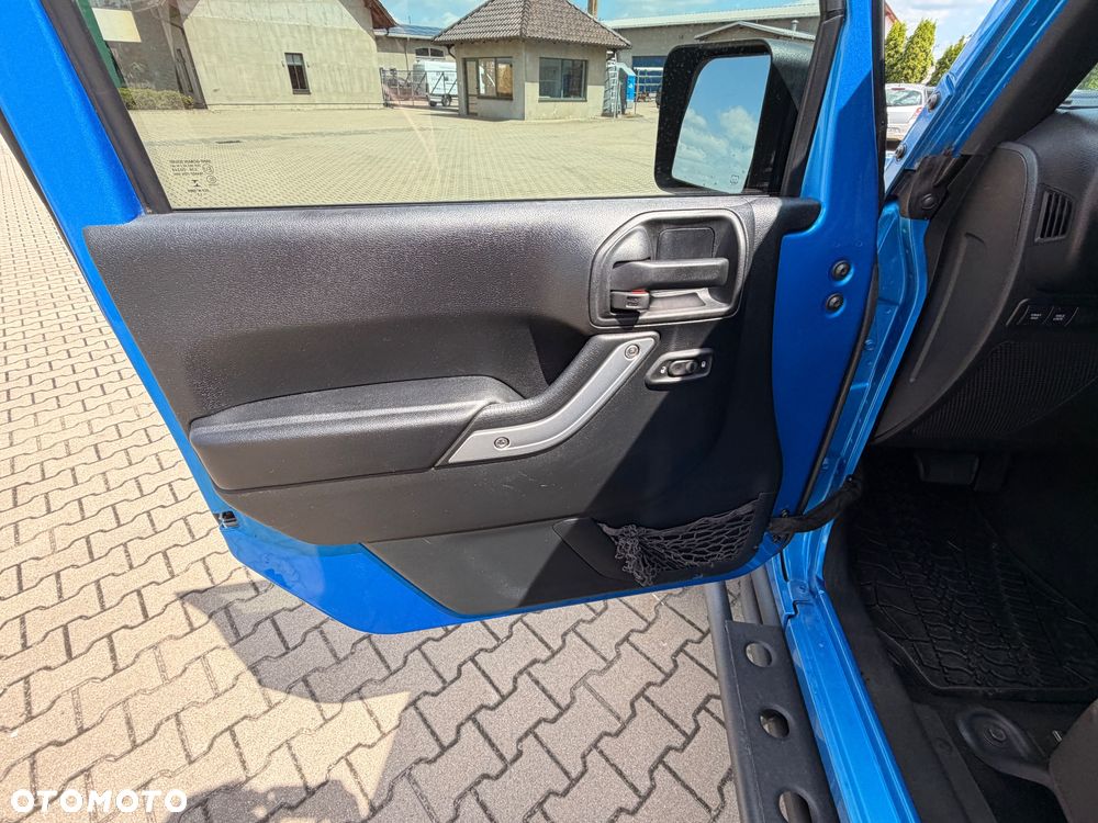 Jeep Wrangler 2.8 CRD Unlim Rubicon Recon - 33