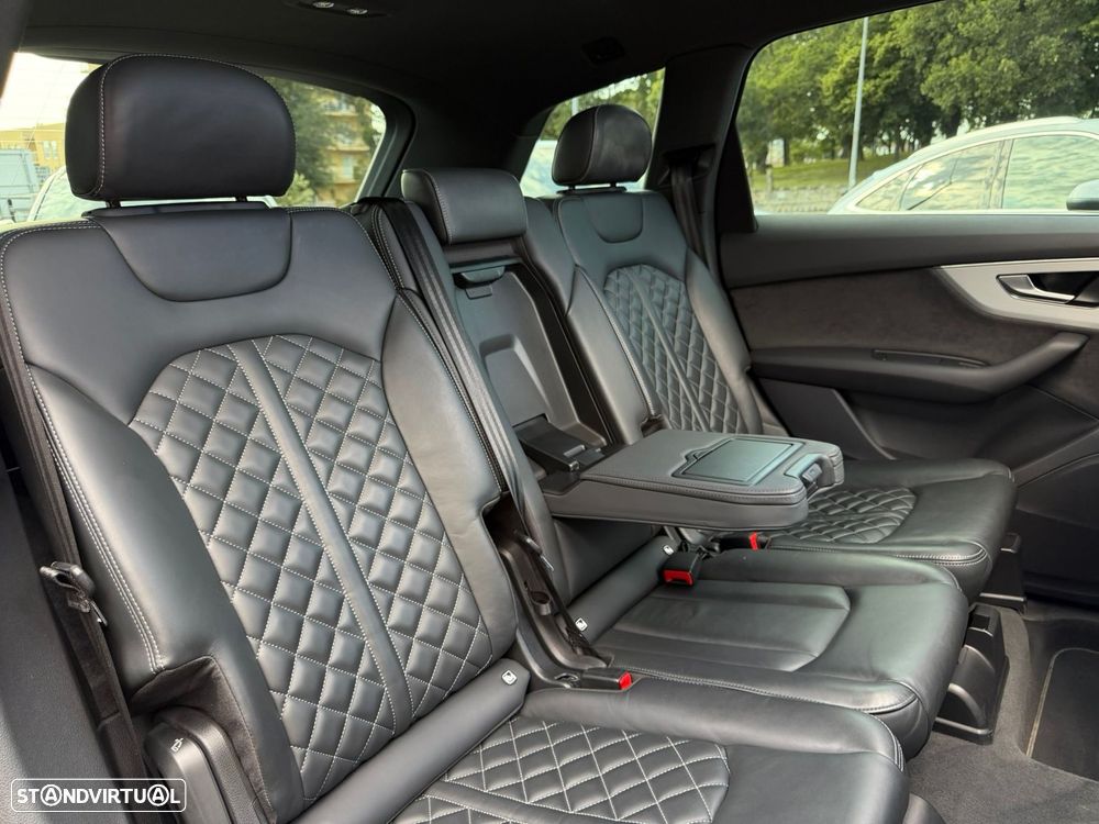 Audi Q7 60 TFSIe quattro S line Tiptronic - 26