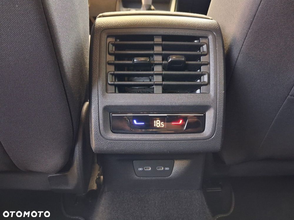 Volkswagen Golf - 14