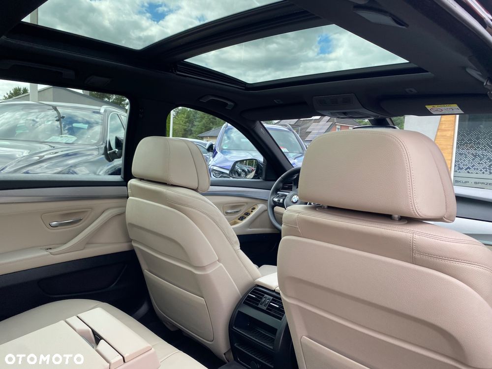 BMW Seria 5 520d Touring - 8