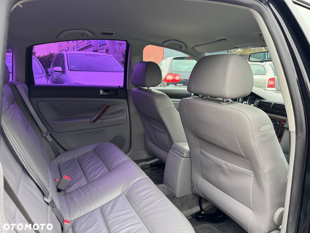 Volkswagen Passat - 16
