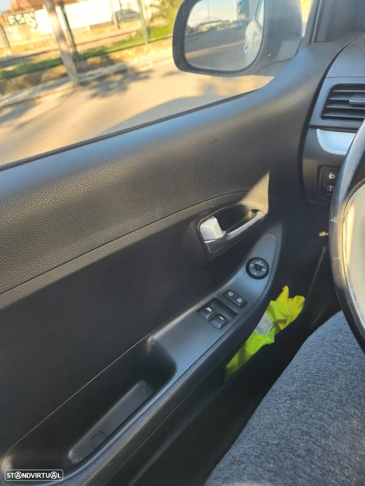 Kia Picanto 1.0 Attract - 10