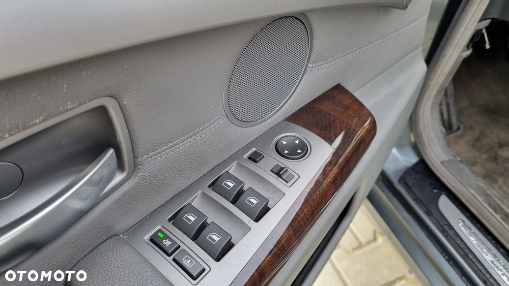 BMW Seria 7 740i - 23