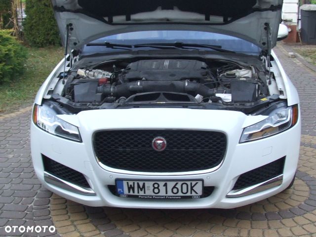 Jaguar XF 35t Prestige - 7