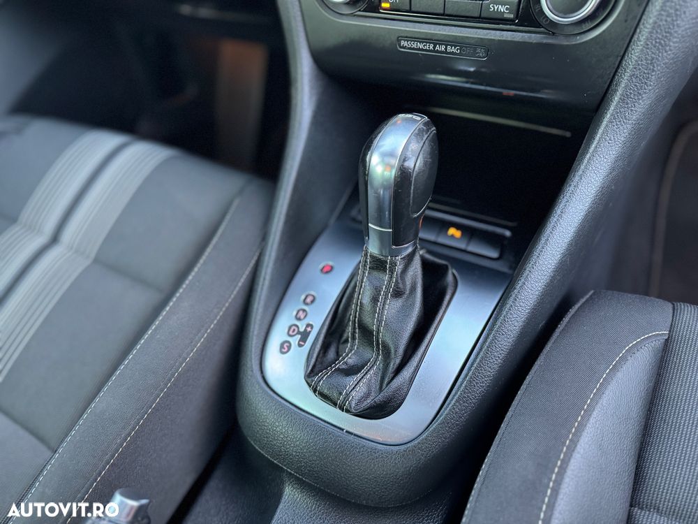 Volkswagen Golf 2.0 TDI DPF DSG MATCH - 20