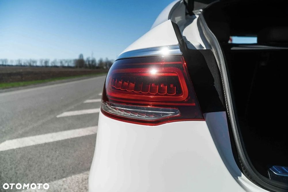Mercedes-Benz GLC 300 4Matic 9G-TRONIC AMG Line - 9